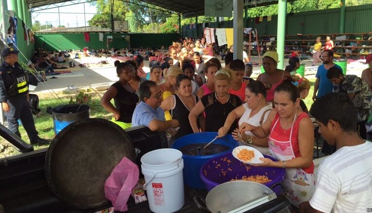 Priorizarán familias con menores para salir de Costa Rica