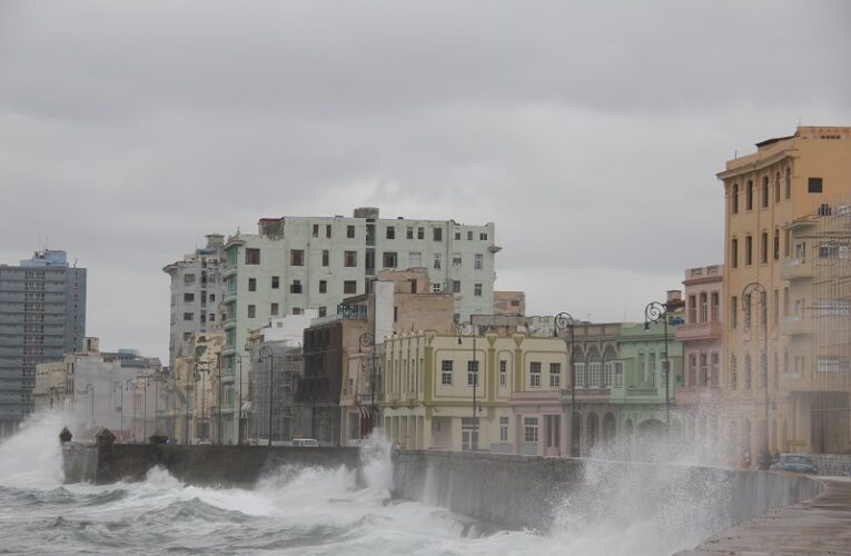 Planes para restaurar el Malecón habanero