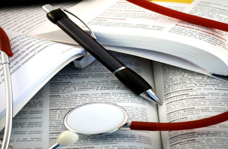 Informaciones y consejos: El proceso de certificación para médicos cubanos en EEUU