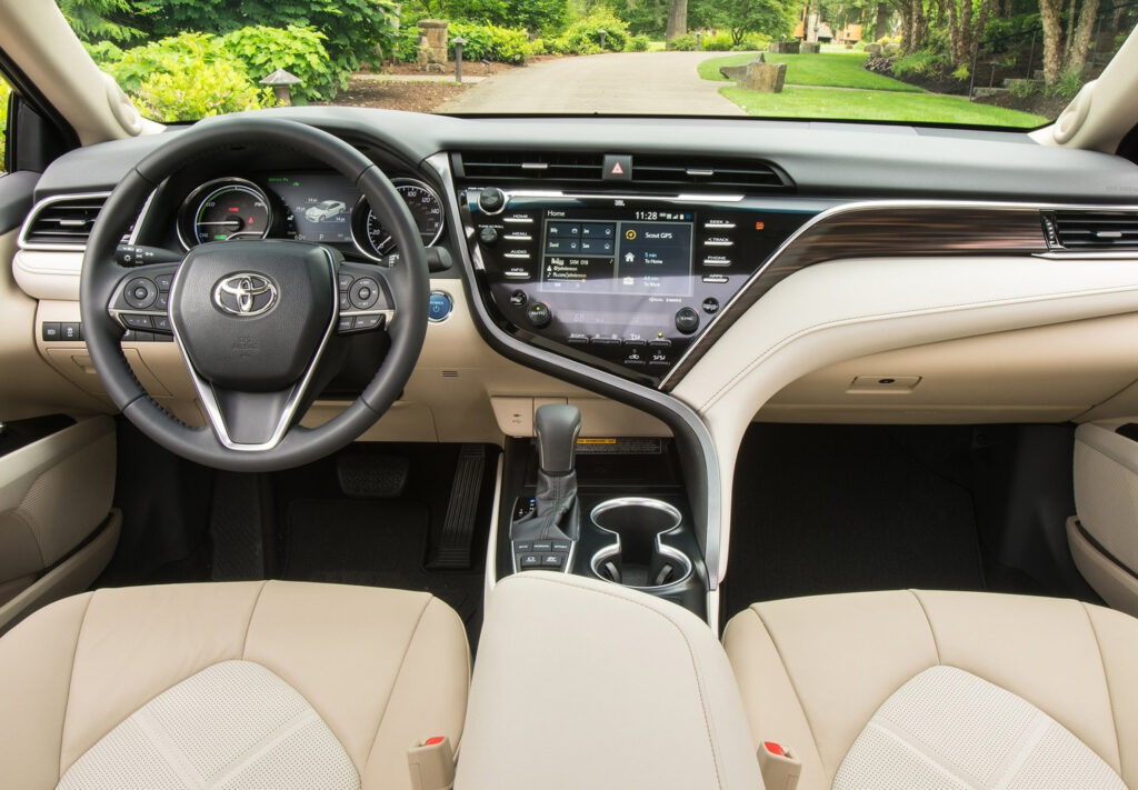 2018 Toyota Camry-Interior01