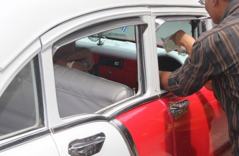 Regulaciones a los “boteros” acentúan crisis del transporte en La Habana