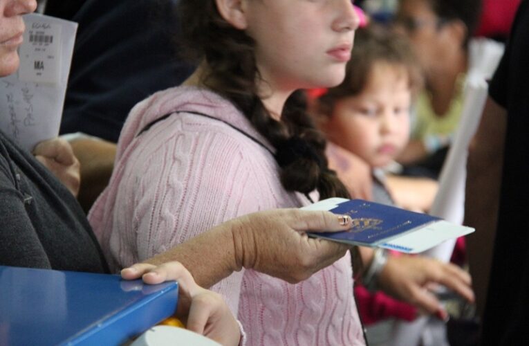 Más de medio millón de cubanos viajaron al extranjero en 2018