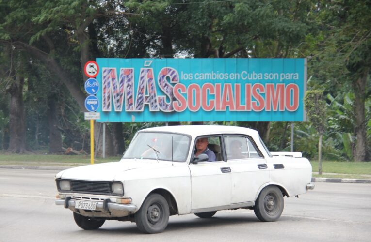 Gobierno insta a “Prepararse para la peor variante” de la economía