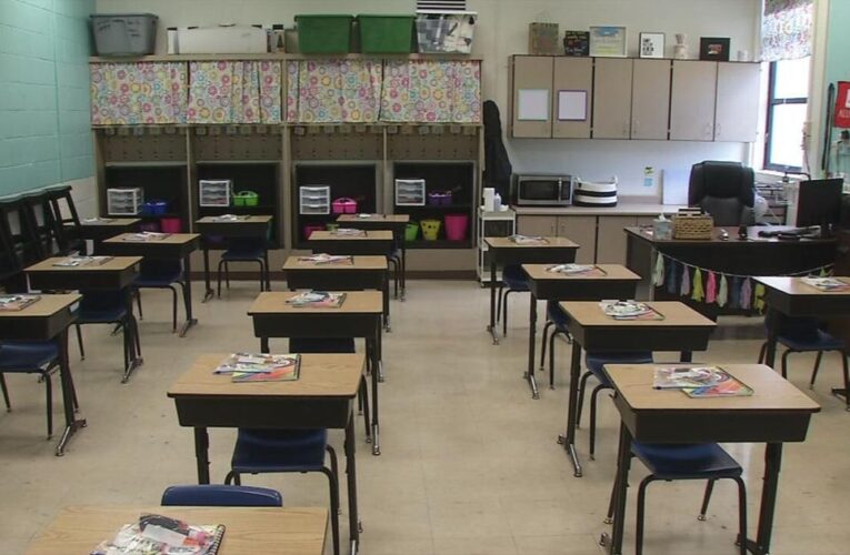 El condado de Oldham retrasa el regreso a las clases presenciales.