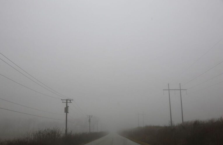 La niebla helada causa problemas en las carreteras alrededor de Louisville.