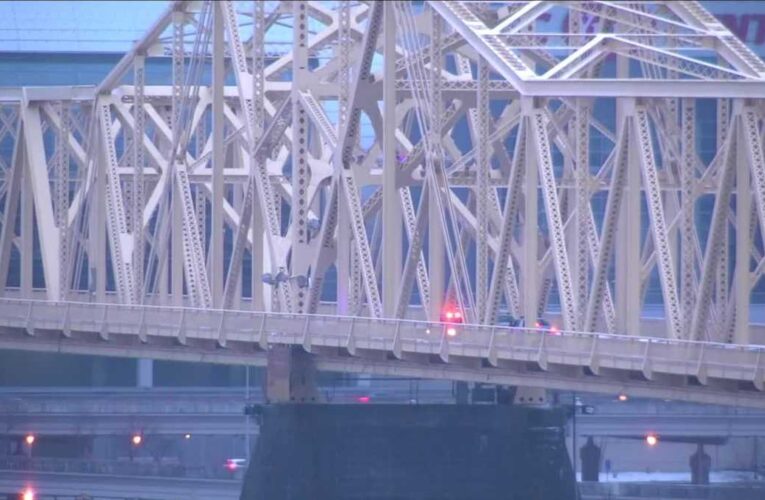 Clark Memorial Bridge abre nuevamente después del accidente.