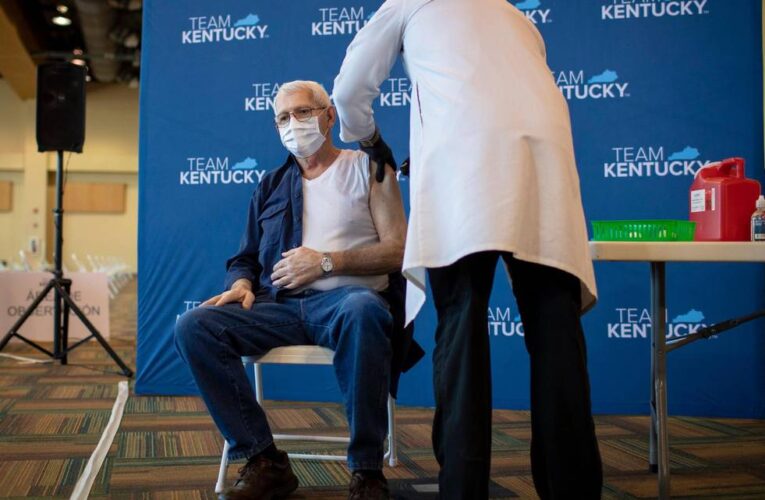 Kroger abre un sitio regional de vacunas en Kentucky Horse Park.