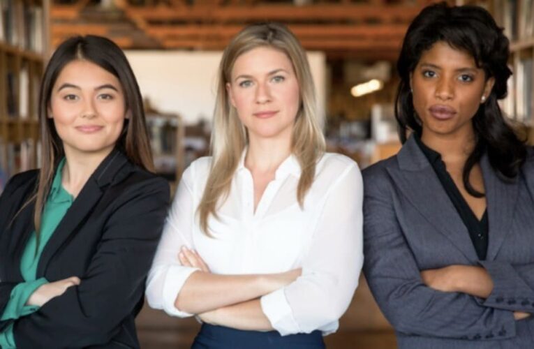 Los grupos se asocian para crear oportunidades de capacitación empresarial para mujeres jóvenes de Louisville.