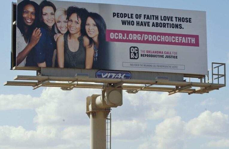 Las vallas publicitarias que apoyan el aborto serán más visibles por los próximos 2 meses