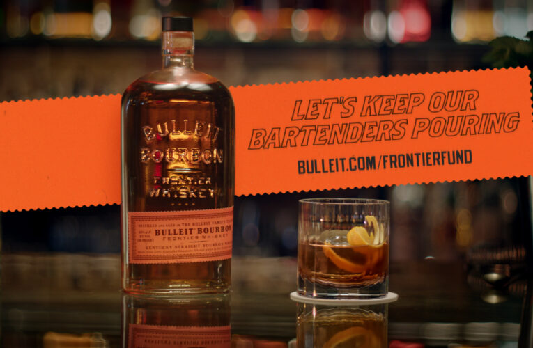 Bulleit Whisky + American Forests lanzan nuevos kits de cócteles ecológicos del Día de la Tierra con compromiso de donación.