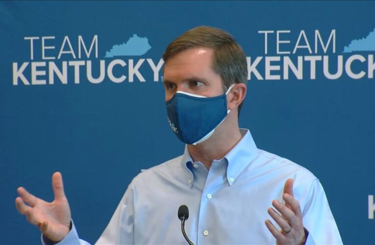 Kentucky grupos de edad en expansión elegibles para la vacuna.