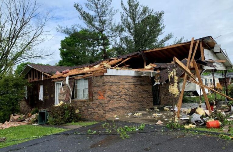 Tornado no confirmado causa daños en Tompkinsville.