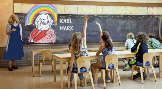 Padres estadounidenses rechazan la enseñanza de ideologías izquierdistas en las escuelas