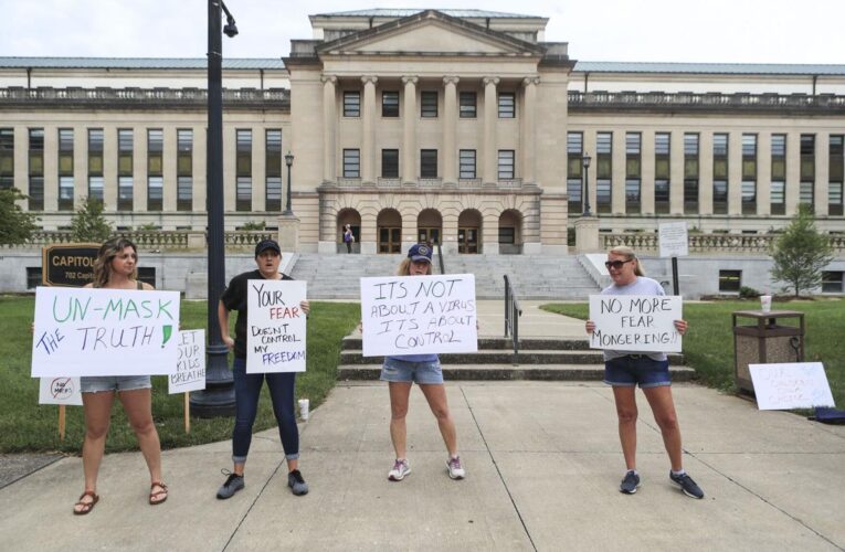 Legisladores republicanos repudian mandato de máscara escolar en todo el estado.