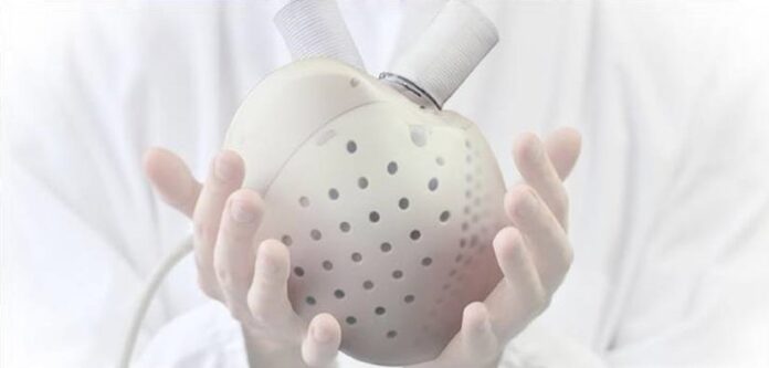 Cirujanos en Louisville implantan corazón artificial experimental en mujer estadounidense por primera vez