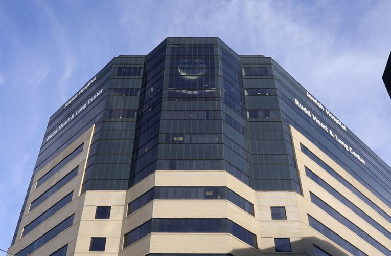 Primera implementación del corazón en el mundo en UofL Health Jewish Hospital.