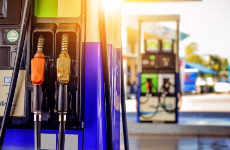 Los crecientes precios del petróleo crudo apuntan a más dolor en el surtidor.
