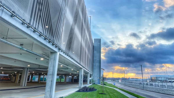 Aeropuerto de Cincinnati abre un nuevo centro de alquiler de autos y transporte terrestre