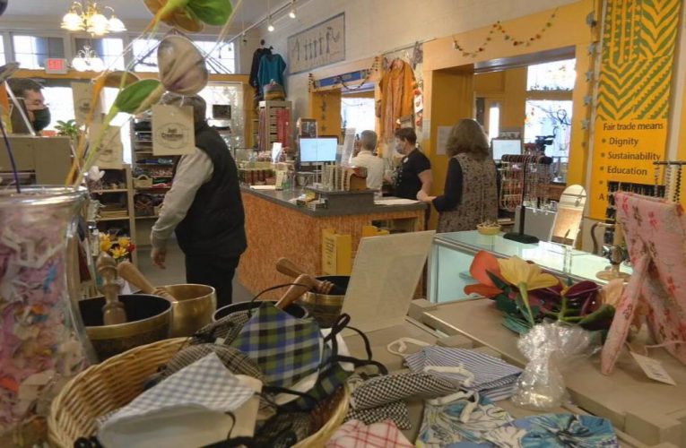 ShopLocalLou.com para apoyar a las pequeñas empresas de Louisville.