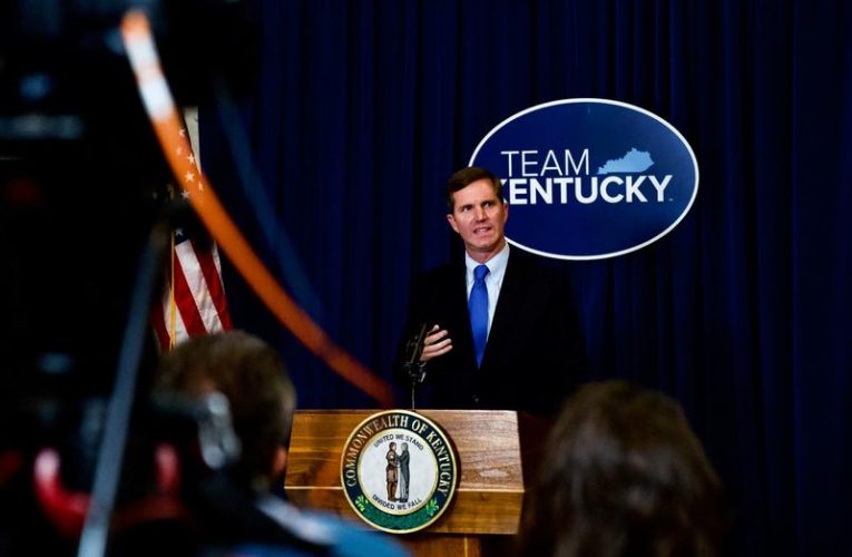 El gobernador Beshear garantiza que todos los adultos de Kentucky puedan recibir un refuerzo a través de una orden ejecutiva.