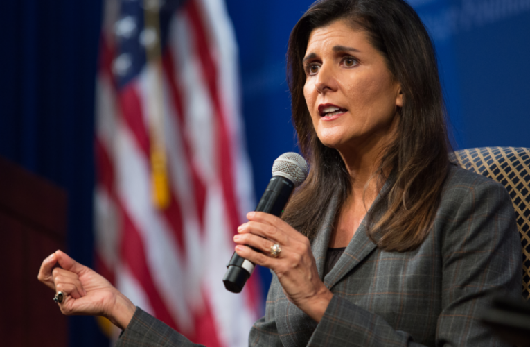 Nikki Haley dice que el “socialismo tomó el control” de EEUU en 2021