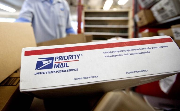 Que necesita saber para enviar paquetes de FedEx, UPS, Servicio Postal de EE. UU. y que lleguen durante las vacaciones.