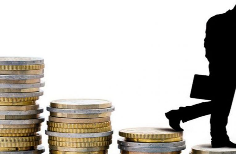 Los salarios reales disminuyeron un 0.5% en octubre en medio de una creciente inflación en los EEUU