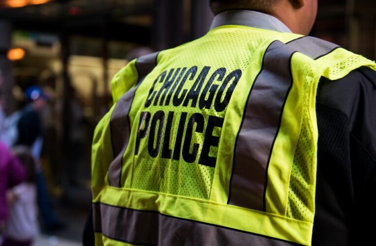 Luego de desfinanciar a la policía, la alcaldesa de Chicago ahora le ruega a los federales que la ayuden a ‘salvar la ciudad’