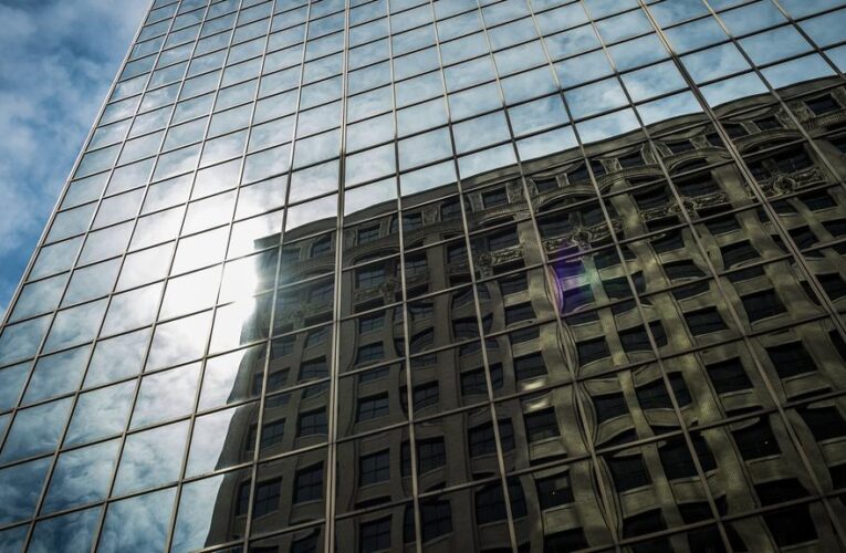 Logística de calidad total para crear 525 puestos de trabajo completos en tres oficinas existentes de KY.