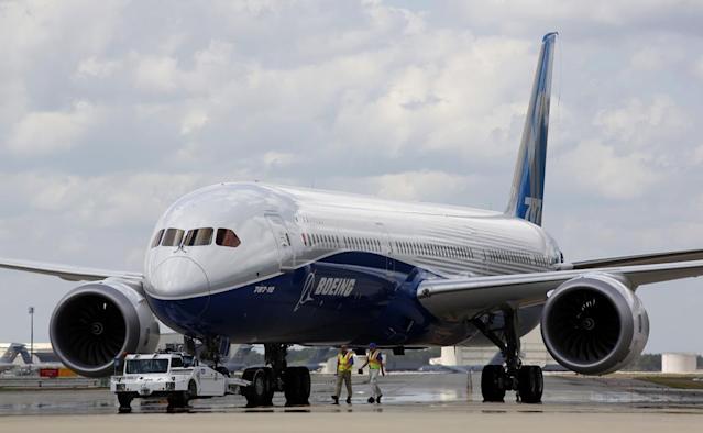 Los reguladores no permitirán que Boeing certifique nuevos aviones 787 para volar.