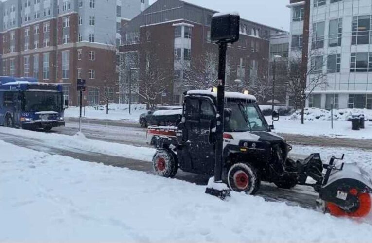 Actualización de tormenta de hielo: los equipos de Lexington continúan tratando las carreteras.