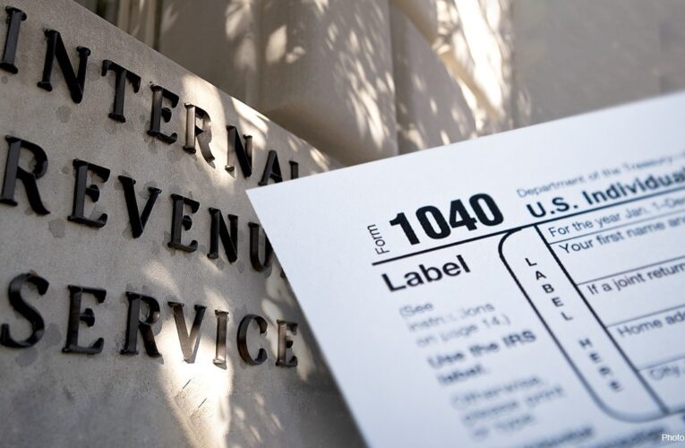 Retraso en la declaración de impuestos del IRS en millones.