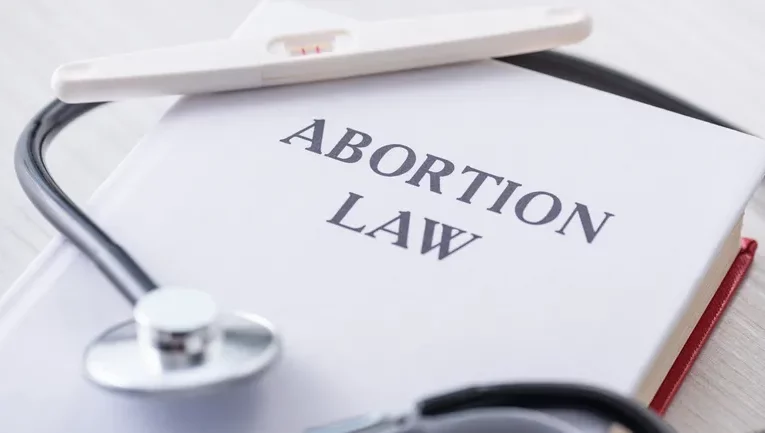Estado por estado revisa sus leyes contra el aborto