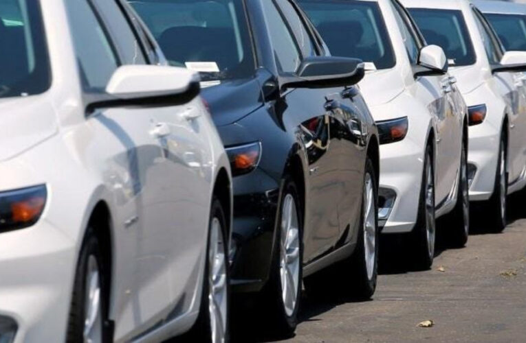 Proyecto de ley para reducir los impuestos a los vehículos motorizados se dirige al gobernador.