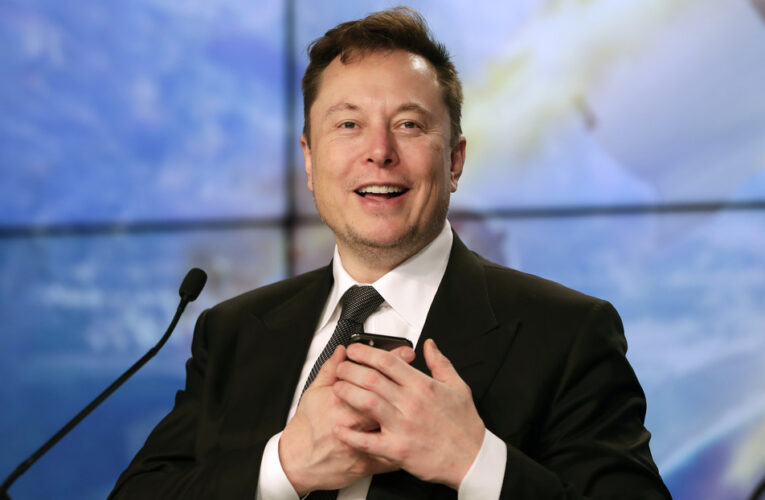 Usuarios de Twitter quiere que Elon Musk compre la red social, según una encuesta virtual
