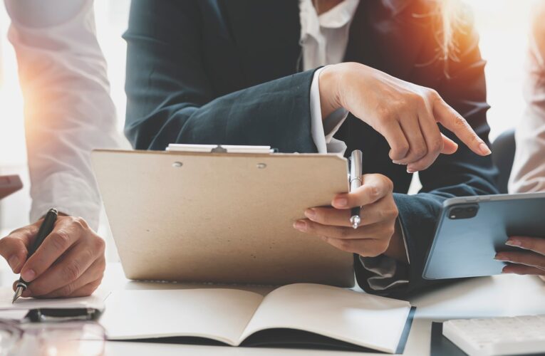 Estados Unidos agregó 431,000 empleos en marzo en señal de salud económica.