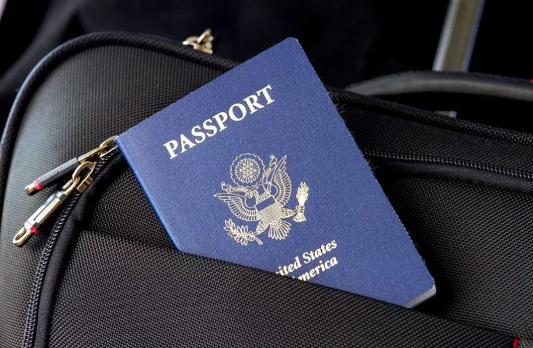 El pasaporte “no binario” llega a EEUU