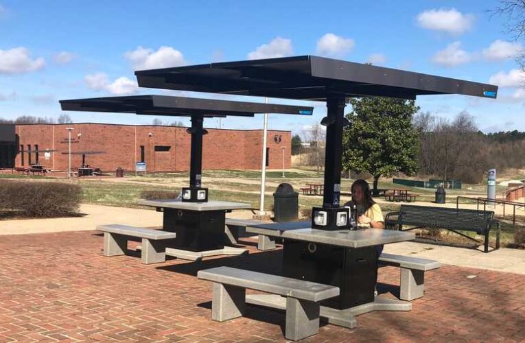 El campus universitario de Elizabethtown agrega estaciones de carga alimentadas con energía solar