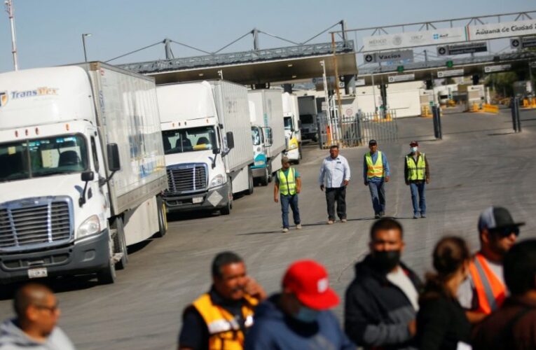 Texas mantiene inspecciones en la frontera pese a demoras