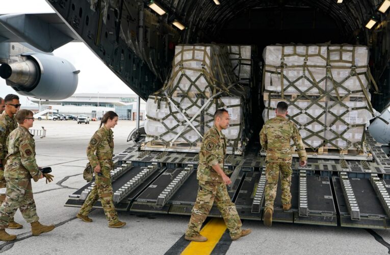 Llegan 78,000 libras de fórmula infantil a EE.UU.