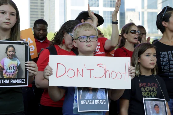 Protestas contra la Asociación Nacional del Rifle en el inicio de su convención en Texas