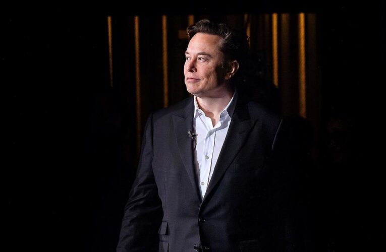 Elon Musk ofrece consejos a Jeff Bezos “si quiere llegar a la órbita”