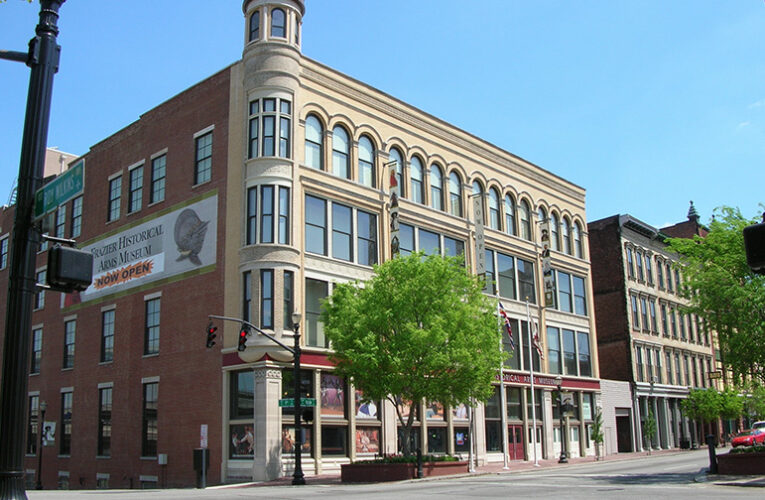La nueva exhibición del Frazier History Museum echa un vistazo a ‘The Black Six’, un momento turbulento para Louisville