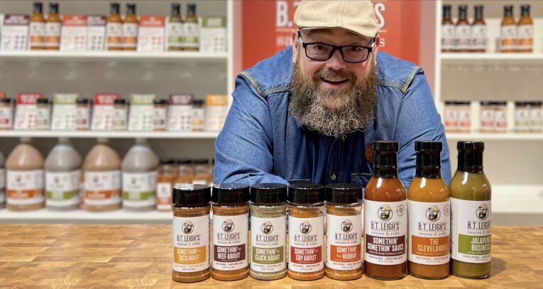 El cocinero de Bowling Green pone a prueba sus habilidades culinarias en el nuevo concurso de cocina de PBS ‘The Great American Recipe’