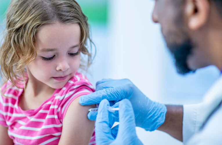 Preparan vacunación contra COVID para más pequeños