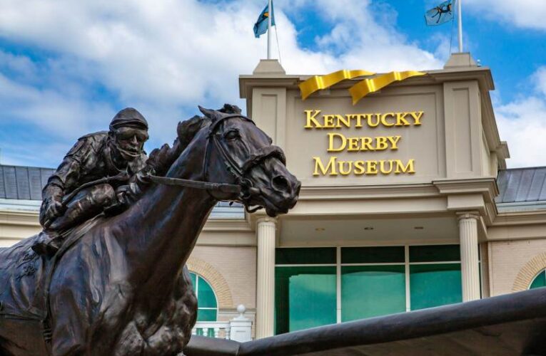 Kentucky Derby Museum pide al público que ayude a nombrar a su nuevo embajador de mini-caballos