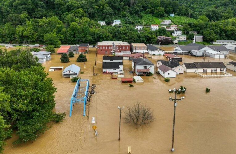 Región oriental de Kentucky registra desvastadoras inundaciones