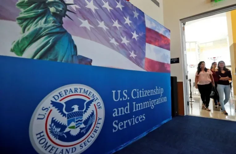 EEUU nombra “embajadores” para promover la naturalización