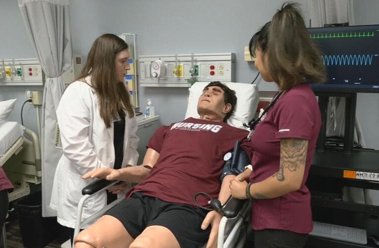 Bellarmine recibe $ 1 millón para expandir el programa de salud, el centro de simulación