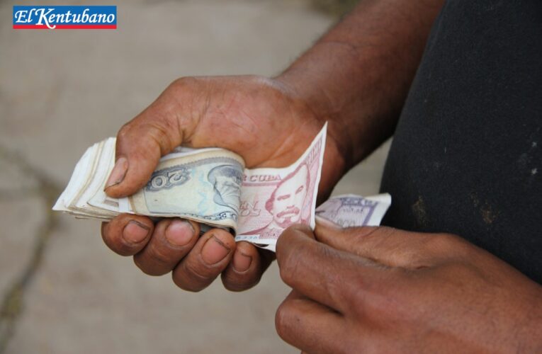 ‘Es increíble la capacidad del Gobierno de persistir en el error’: los economistas cubanos sobre la compra de divisas